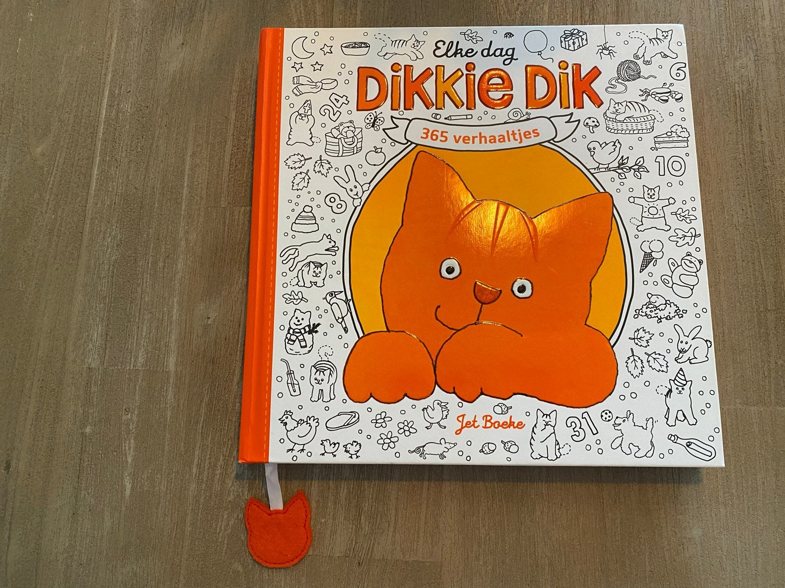 Elke dag Dikkie Dik - 365 verhaaltjes, Boeken, Ophalen, Zo goed als nieuw, Sprookjes