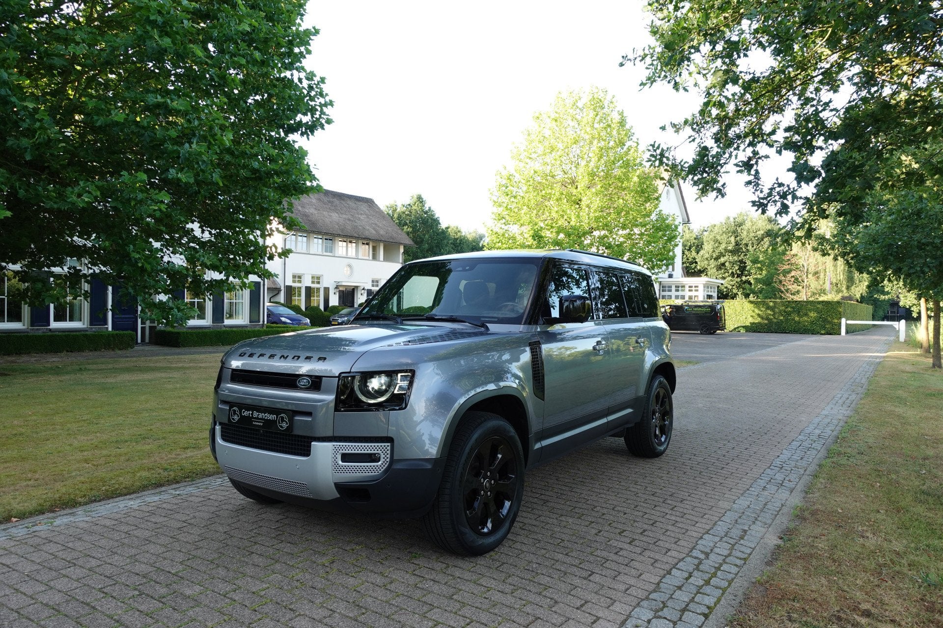 Land Rover Defender 3.0 D250 110 MHEV SE * GRIJS KENTEKEN *, Auto's, Automaat, 12 maanden, 249 pk, 2208 kg