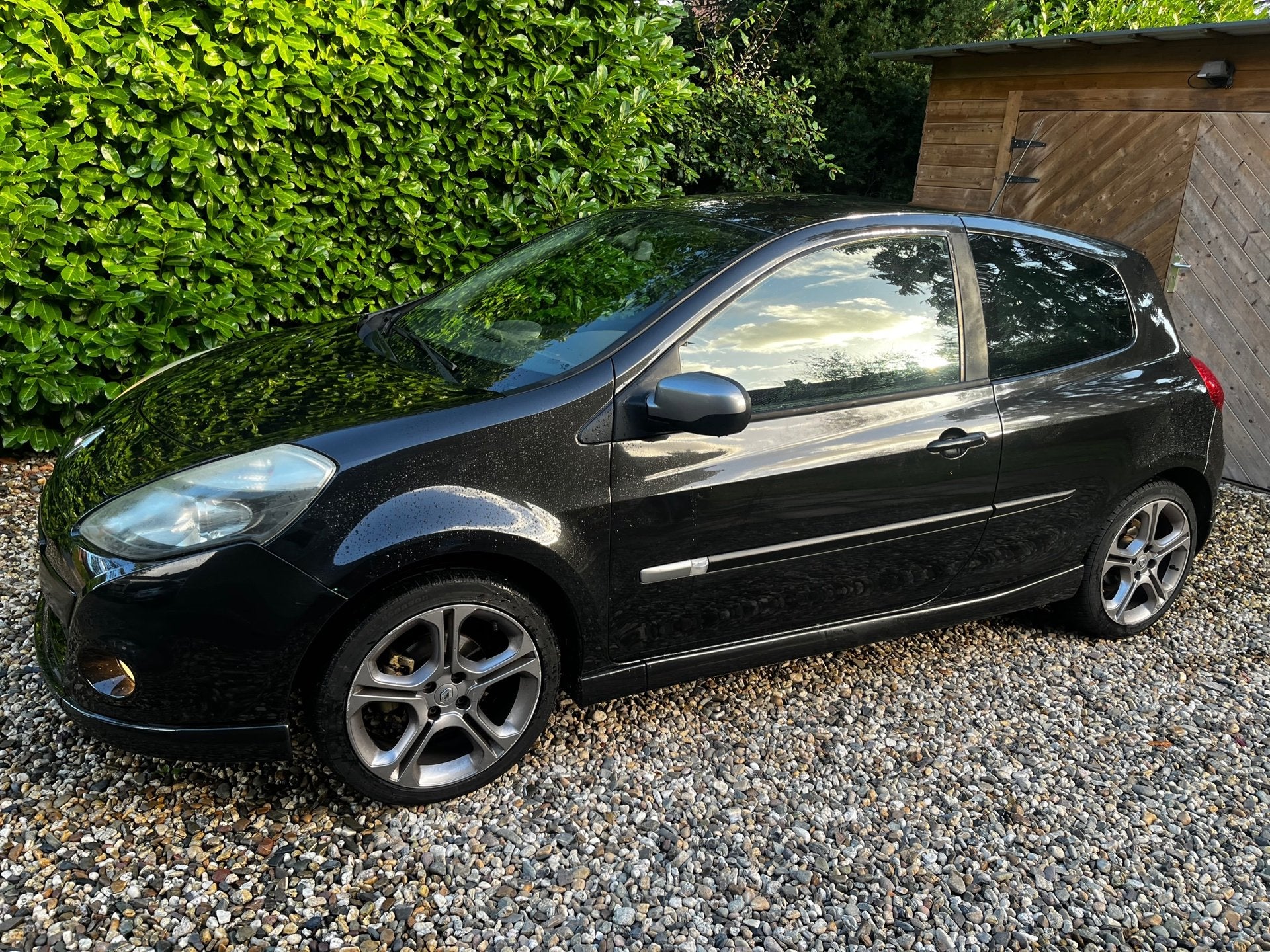 Renault Clio GT RIJKAAR/APK/HISTORY/BEURT/AIRCO/DIREKT MEE, Auto's, Voorwielaandrijving, Dealer onderhouden, 535 kg, Gebruikt