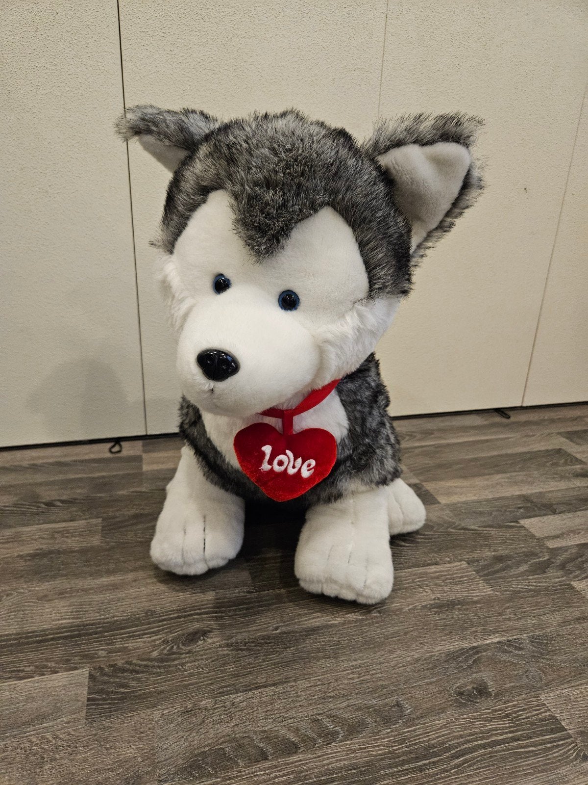 Grote Husky knuffel met 'Love' hartje, Ophalen, Overige merken, Overige karakters, Grijs