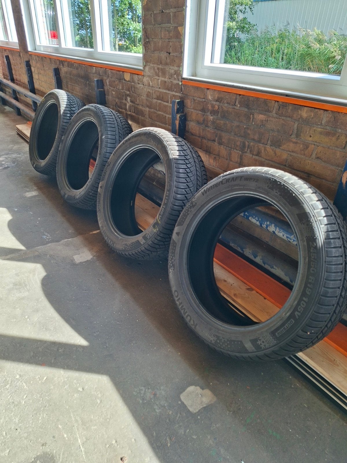 Kumho Wintercraft WP72 winterbanden 245/50 R19, Winterbanden, Band(en), Personenwagen, Ophalen