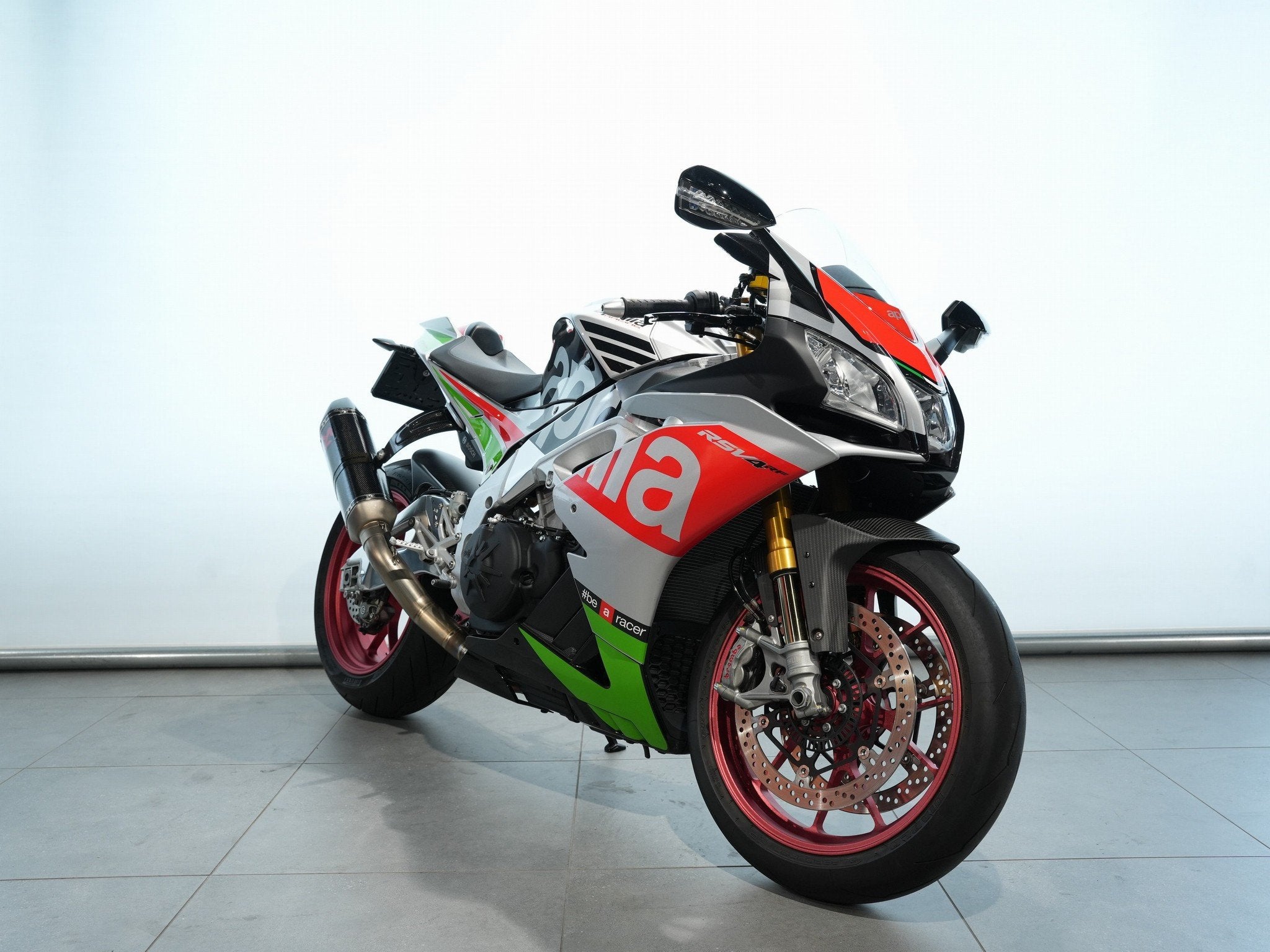 Aprilia RSV 4 RF (bj 2018), Info@piaggio.com, Bedrijf, Super Sport, Meer dan 35 kW