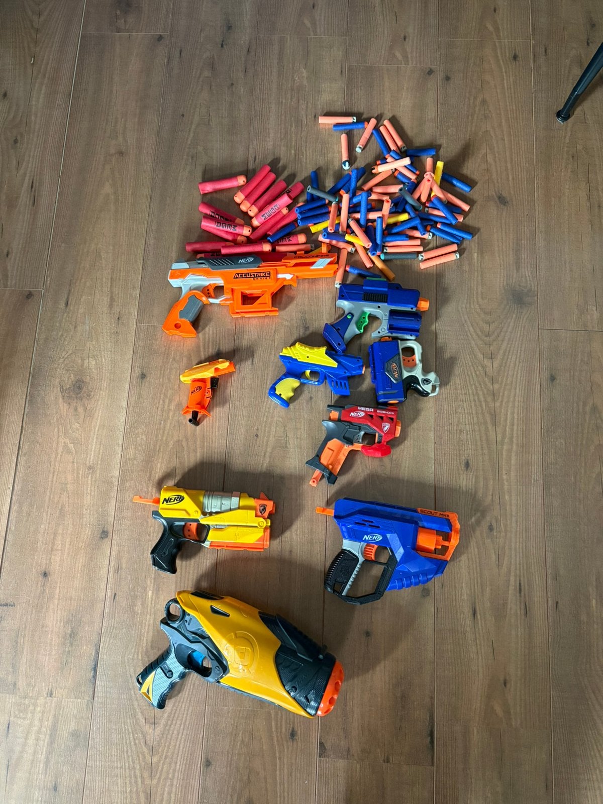 9 verschillende Nerf guns met heel veel pijlen, Ophalen of Verzenden, Zo goed als nieuw, Jongen of Meisje
