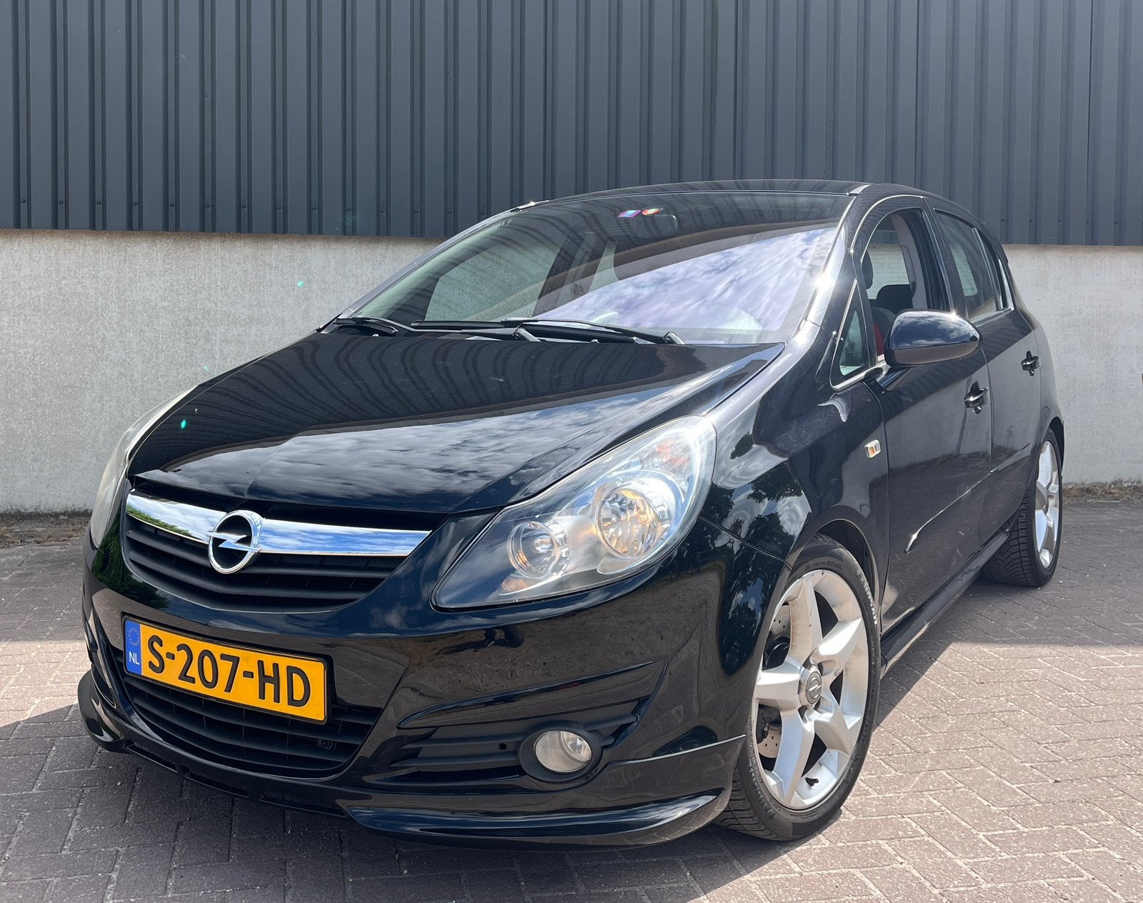 Opel Corsa 1.6 T | Airco | GSI | Nette Auto | 5drs, Stof, Zwart, 4 cilinders, Zwart