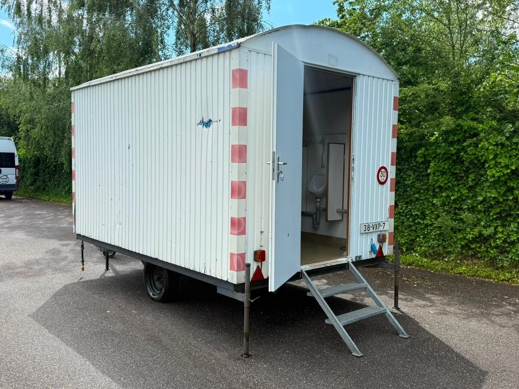 Te koop Toilet wagen / WC Wagen / Sainitair wagen schaft, Hobby en Vrije tijd, Feestartikelen | Verhuur, Ophalen of Verzenden