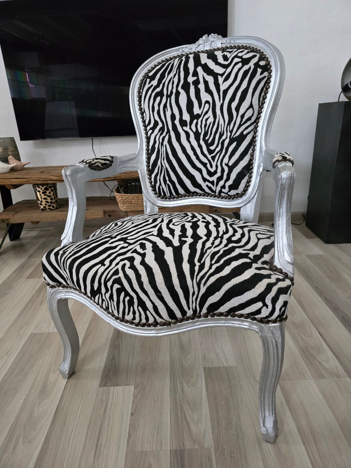 Armleuning stoel zilver met zebra print, Huis en Inrichting, Ophalen, Gebruikt, Overige kleuren, Metaal