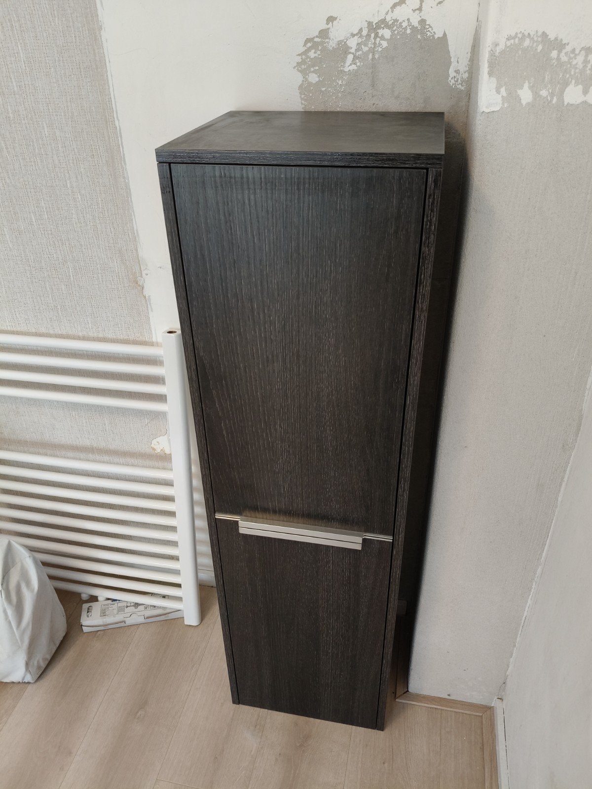 Mooie en nette badkamerkast met glazen planken, Ophalen, (Half)hoge kast, Minder dan 50 cm, 100 tot 150 cm