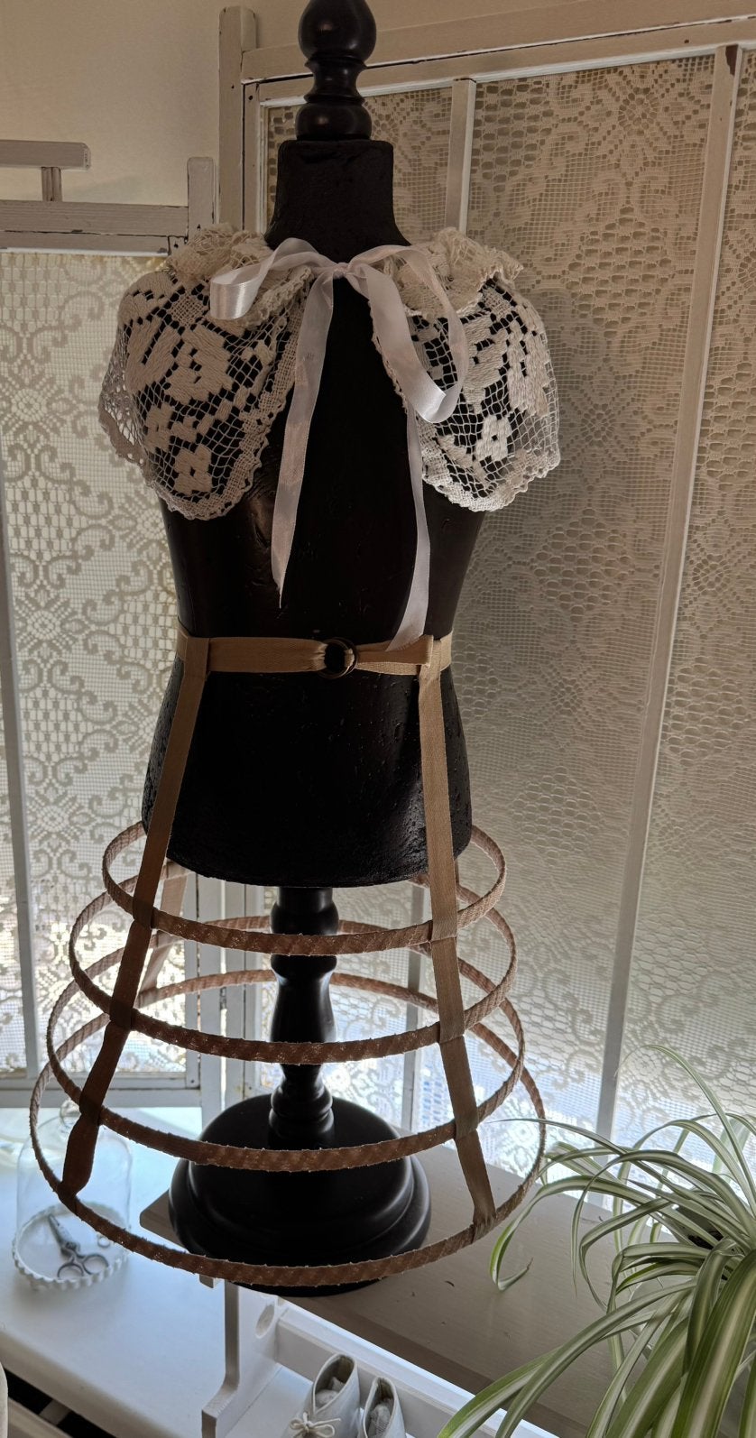 Mooie kleine crinoline, Antiek en Kunst, Ophalen of Verzenden