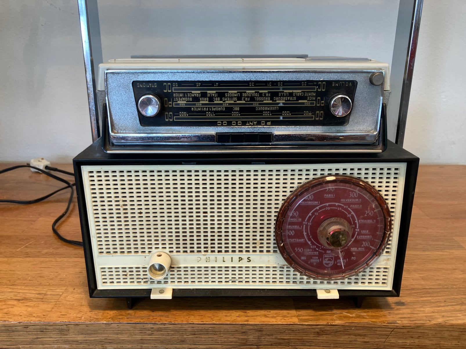 2 oude radio’s jaren 60., Ophalen of Verzenden