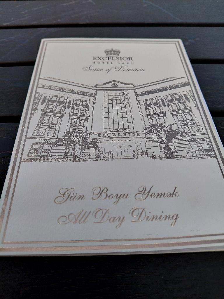 Menukaart Hotel Excelsior Baku Azerbadzjan, Verzamelen, Overige Verzamelen, Verzenden, Zo goed als nieuw