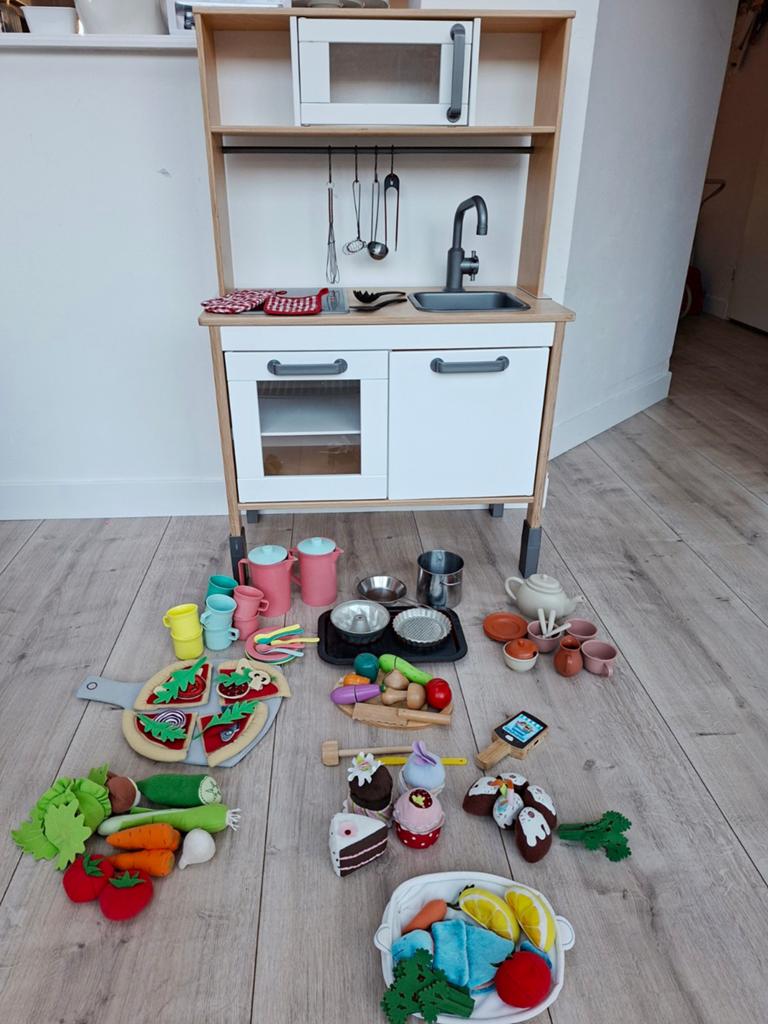 IKEA Duktig Keukentje met veel accessoires, Ophalen, Zo goed als nieuw, Ontdekken, Met licht