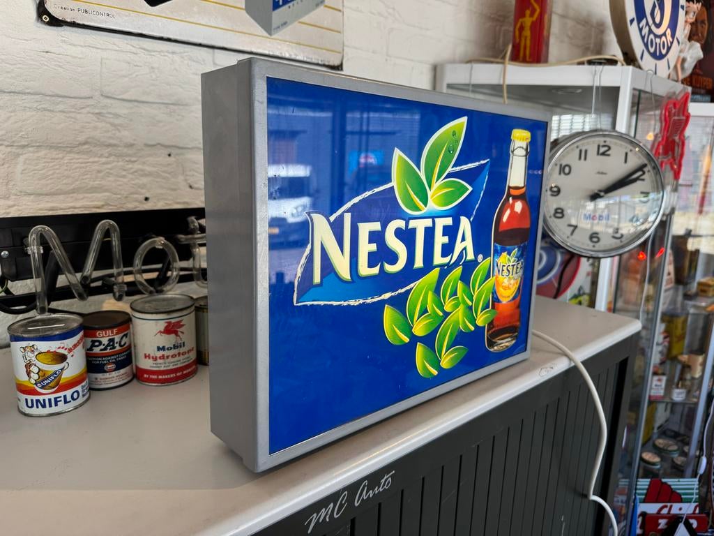 Nestea reclame Lichtbak - Vintage Reclamebord, Gebruikt, ., Lichtbak of (neon) lamp, Ophalen of Verzenden