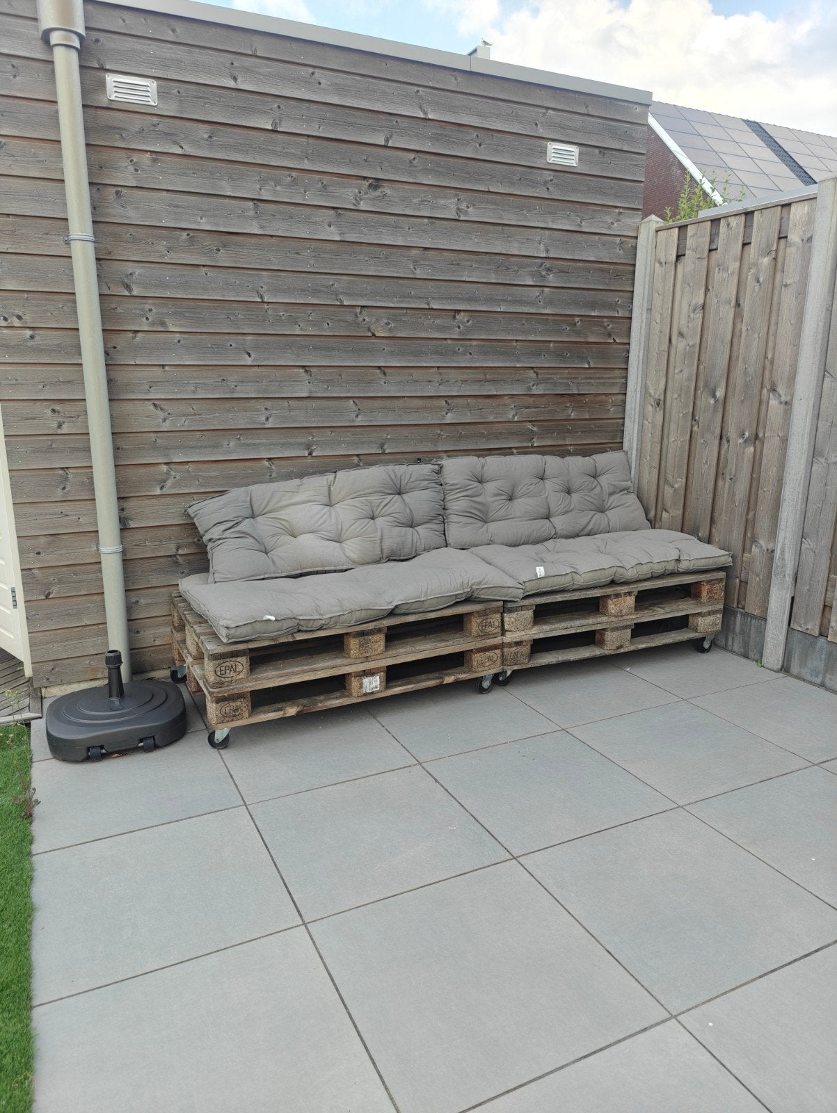 Palletbank 4-zits met wielen, Ophalen, Gebruikt, Hout