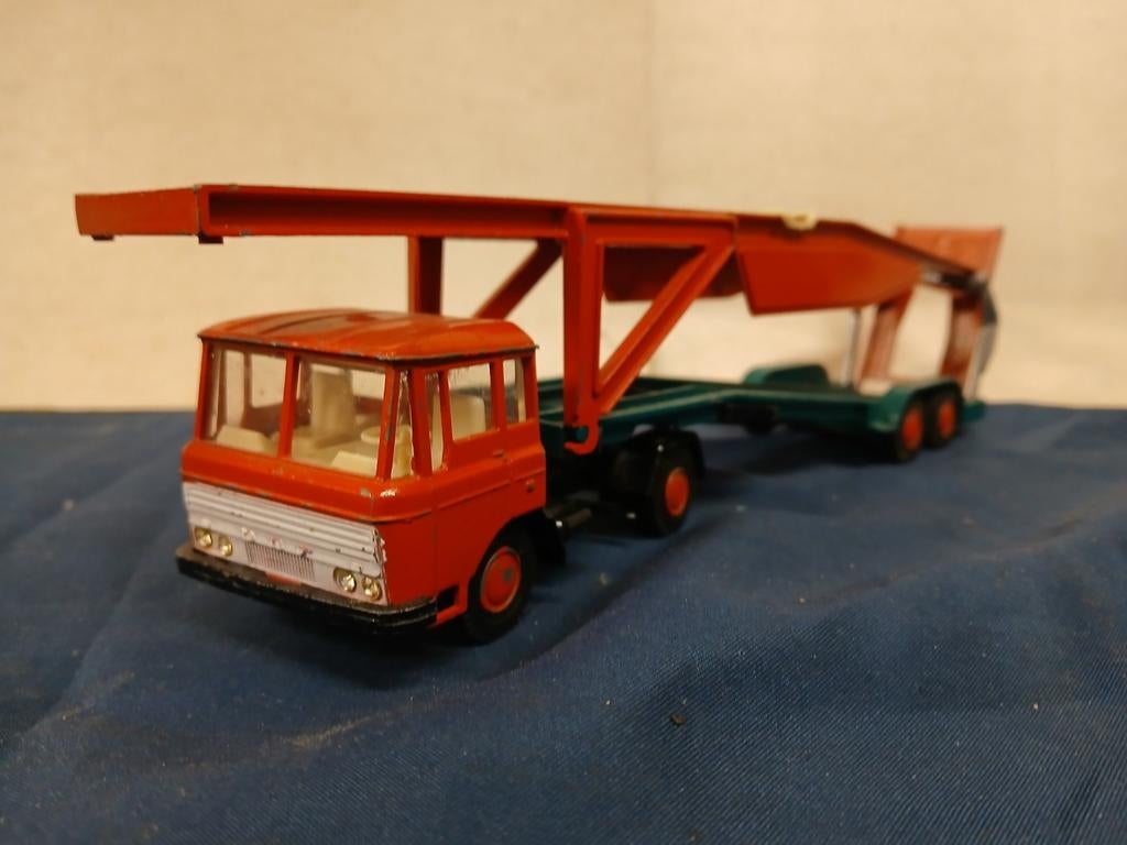 Lion Car DAF 2600 AUTOTRANSPORTER., Hobby en Vrije tijd, Modelauto's | 1:50, Ophalen of Verzenden, Bus of Vrachtwagen, Lion Toys