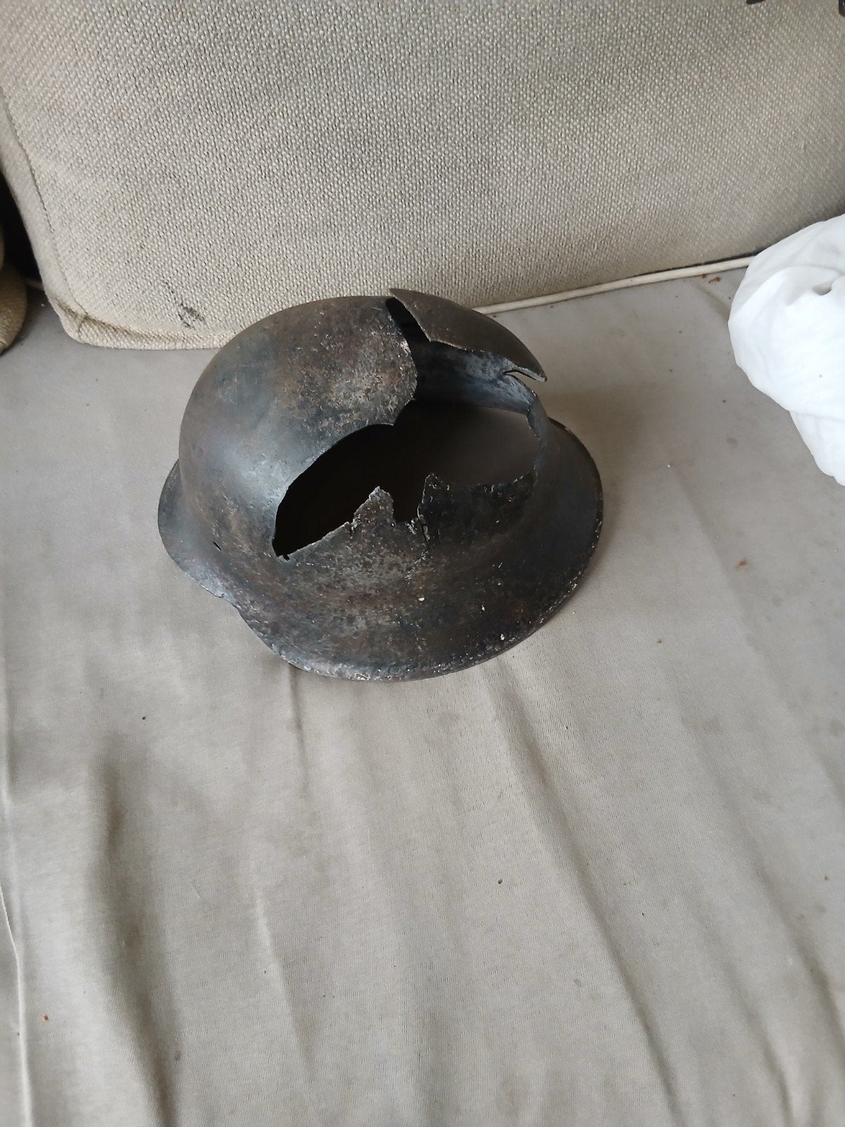 duitse helm ww2 geexplodeerd, Ophalen of Verzenden, Duitsland, Helm of Baret