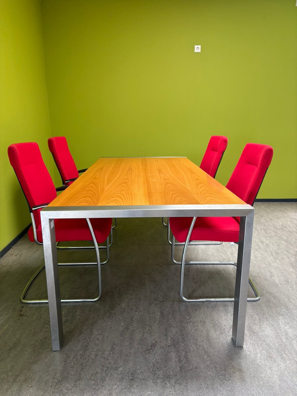 Tafel met 4 rode stoelen - Röder, Ophalen, Gebruikt, Tafel(s) en Stoel(en)