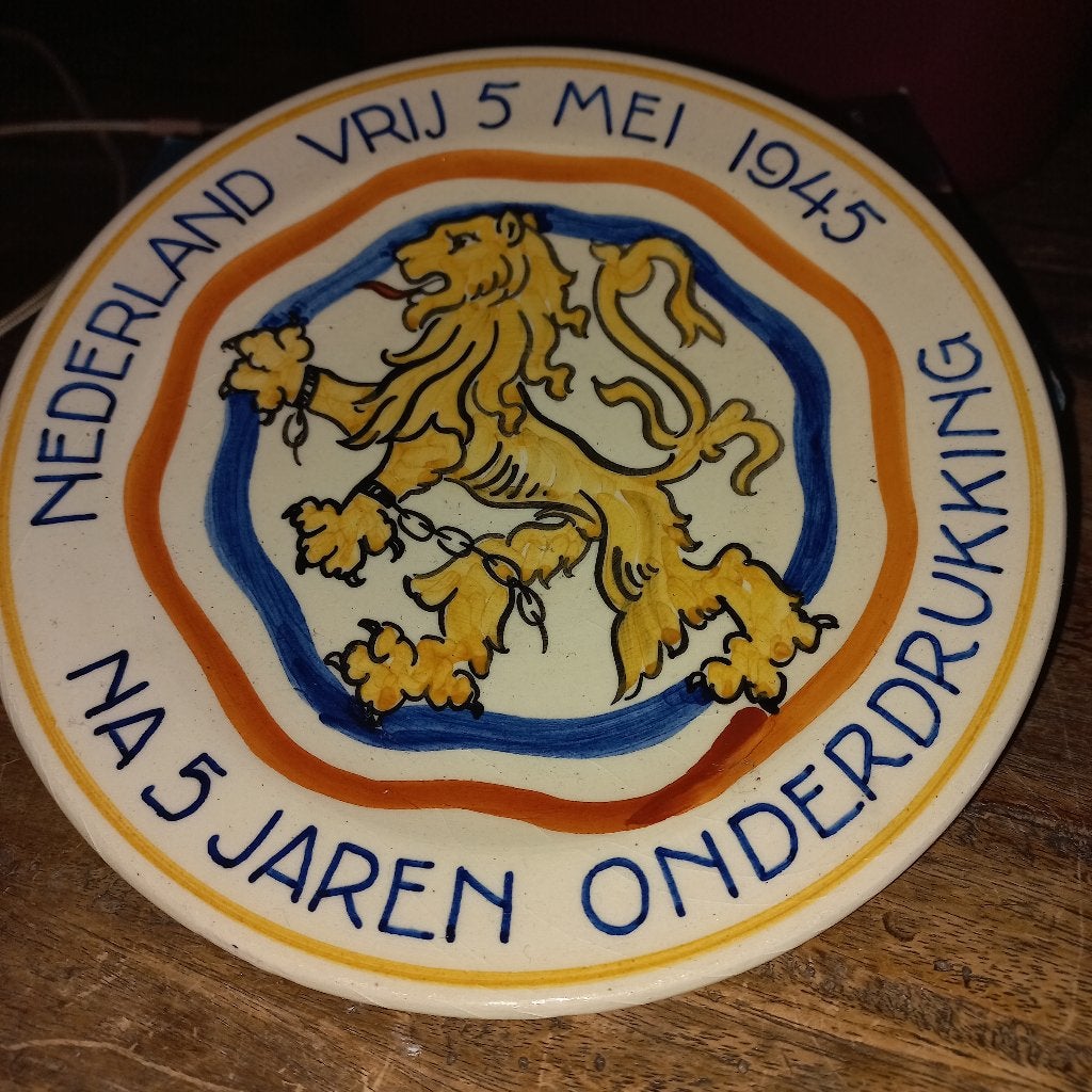 Bord oorlog 1945, Tweede Wereldoorlog, Nieuw, Ophalen of Verzenden, Overige onderwerpen