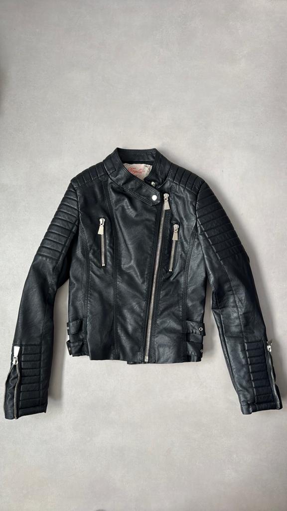 Zwart kunstleren bikerjack met ritsen, Ophalen of Verzenden, Zo goed als nieuw, Maat 38/40 (M), Zwart