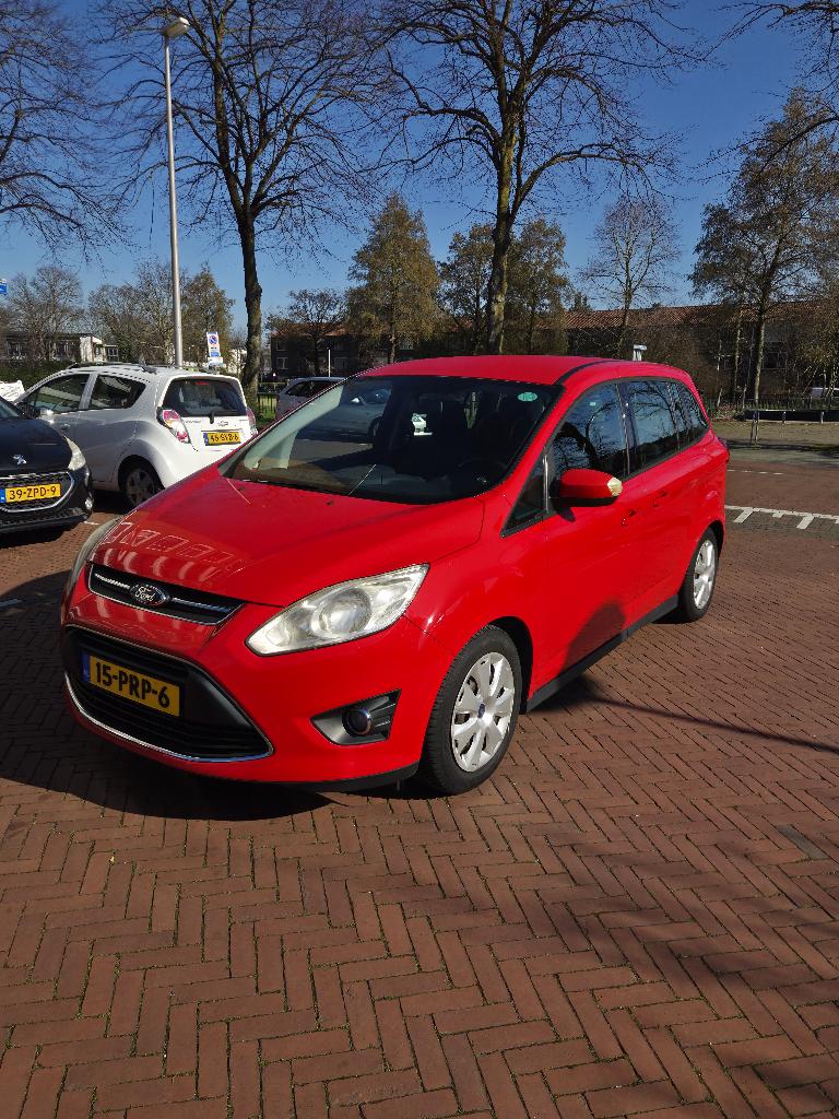 Ford Grand C-Max 1.6 Ti-vct 77KW 2011 Rood, Auto's, Stof, 750 kg, 4 cilinders, 75 €/maand
