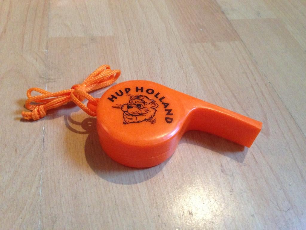 mega fluit voetbal met omhang koord 24 stuks, Ophalen of Verzenden, Nieuw, Oranje of Koningsdag