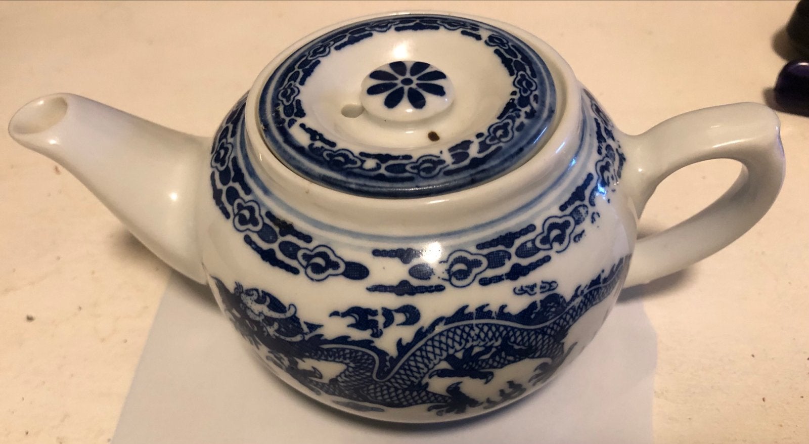 Vintage Chinees theepotje met drakenmotief, Ophalen of Verzenden