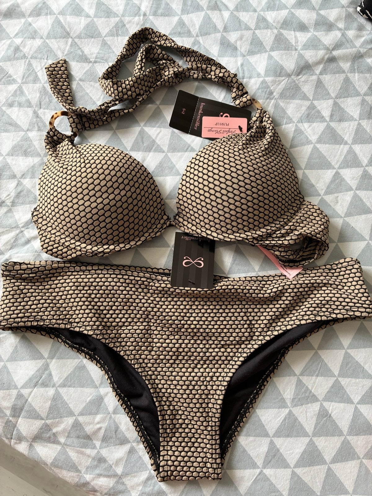 Hunkemöller Bikini Set - Nieuw met kaartjes, Kleding | Dames, Ophalen of Verzenden, Nieuw, Meerkleurig, Bikini