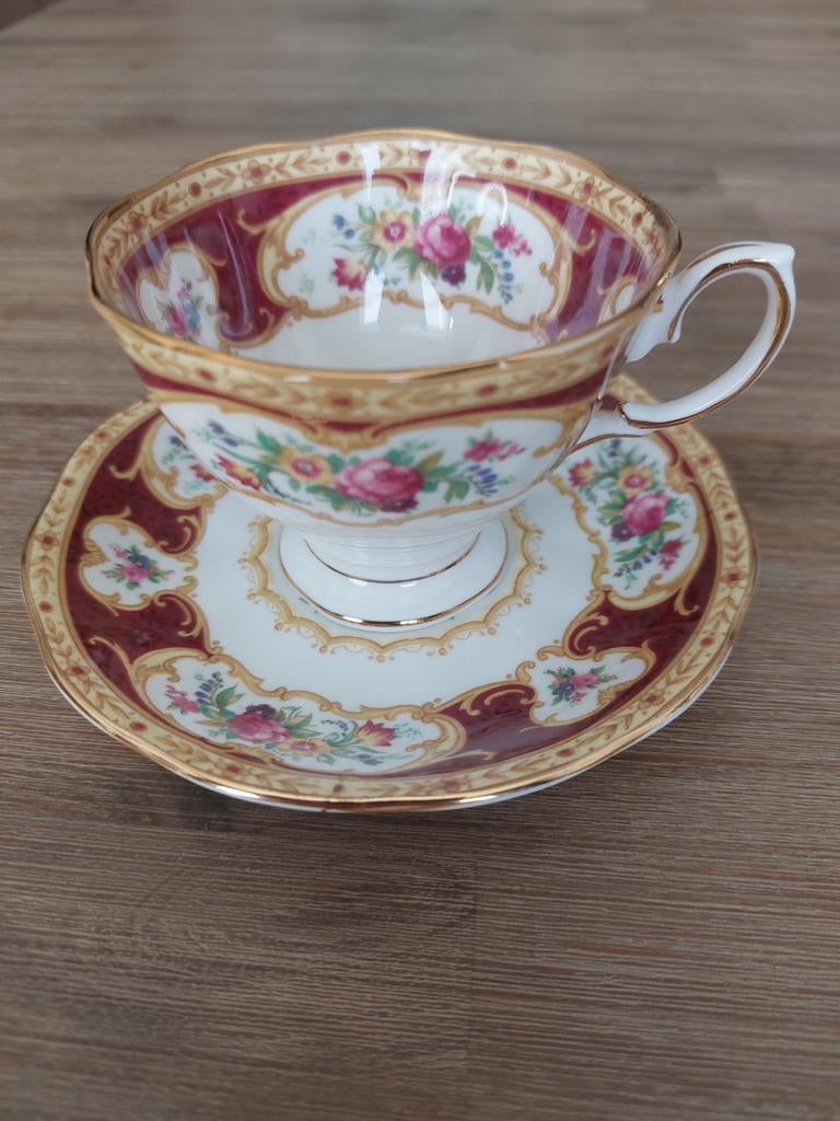Royal Albert Lady Hamilton kop en schotel, Ophalen of Verzenden