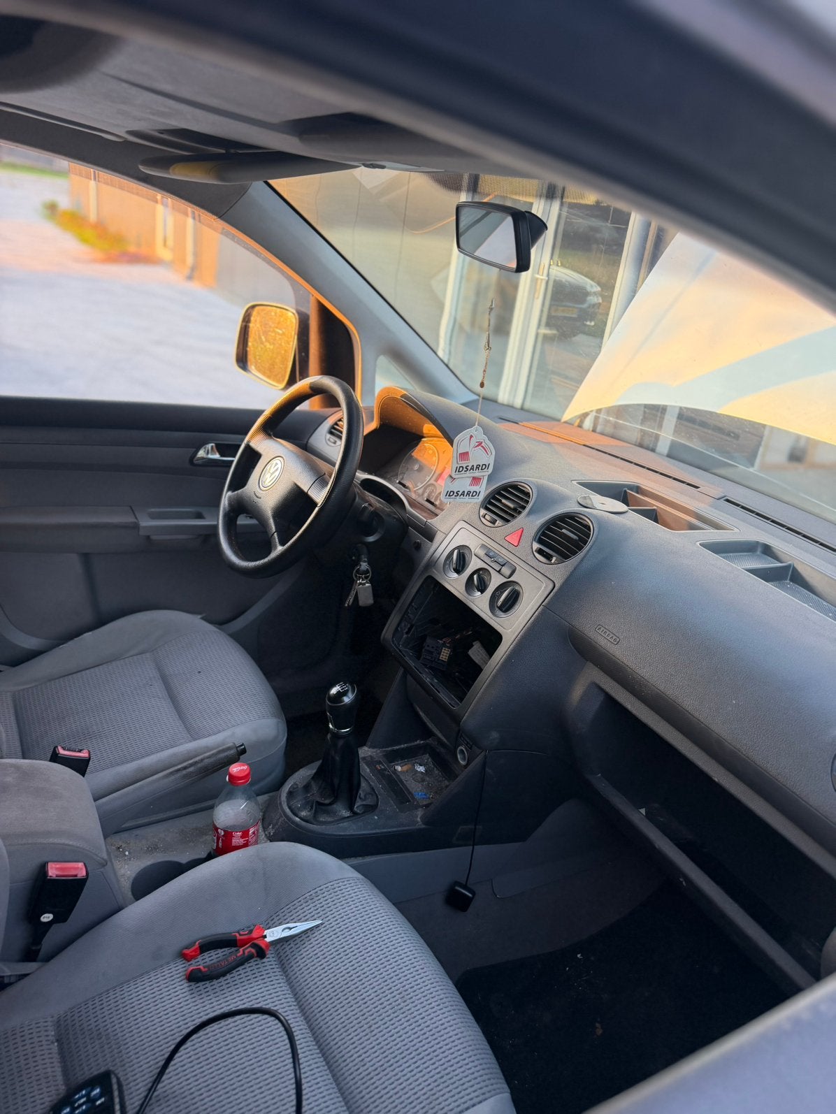 Volkswagen Caddy 1.6 Life 75KW Kombi 2004 Grijs, Auto's, Voorwielaandrijving, 4 cilinders, Volkswagen, Handgeschakeld