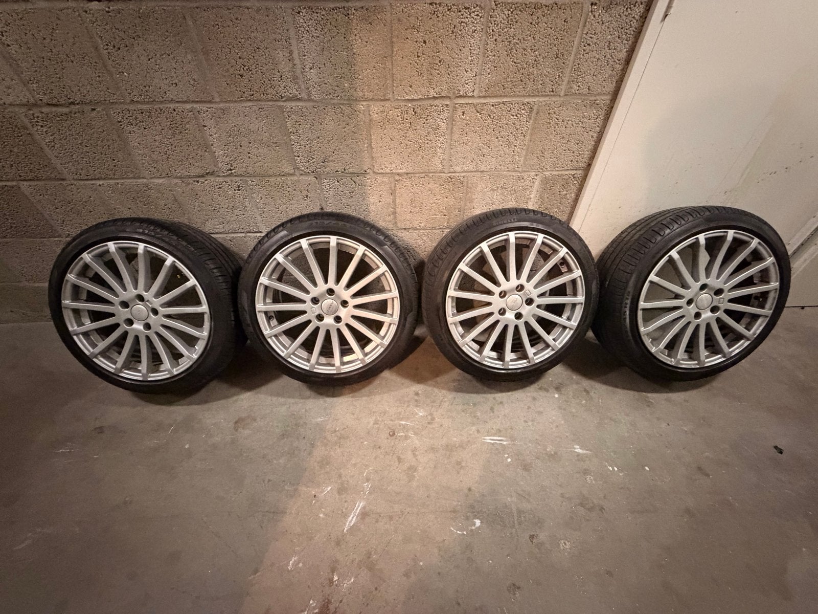 Velgen Ford Focus RS 18 inch met nieuwe Pirelli banden, Auto-onderdelen, Banden en Velgen, Ophalen, 18 inch, Banden en Velgen