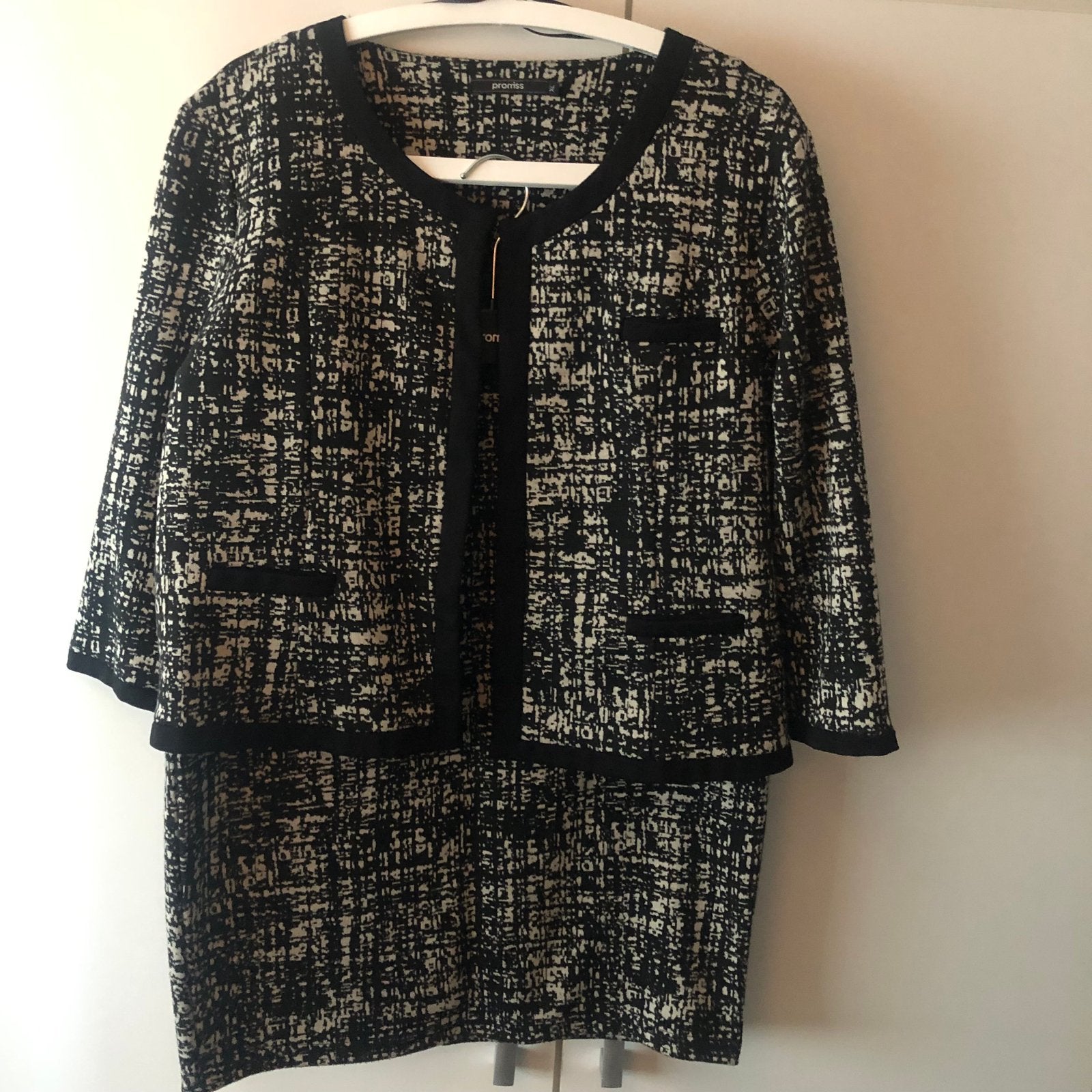 Promiss tweed rok en jasje set - Maat 42, Kleding | Dames, Kostuum of Pak, Zwart, Maat 46/48 (XL) of groter, Ophalen of Verzenden