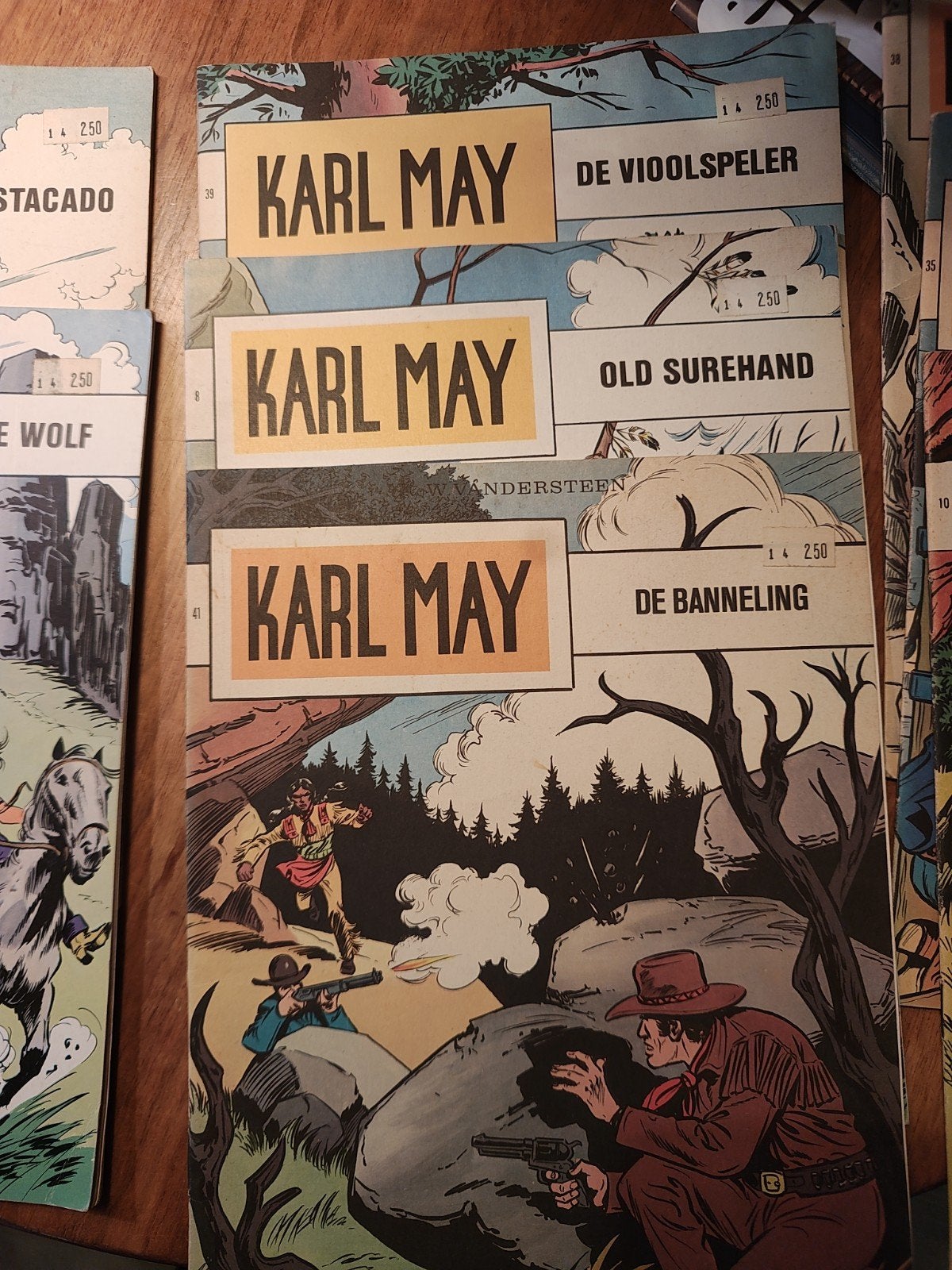 Karl May stripboeken - acht strips, Meerdere stripboeken, Ophalen of Verzenden, Gelezen