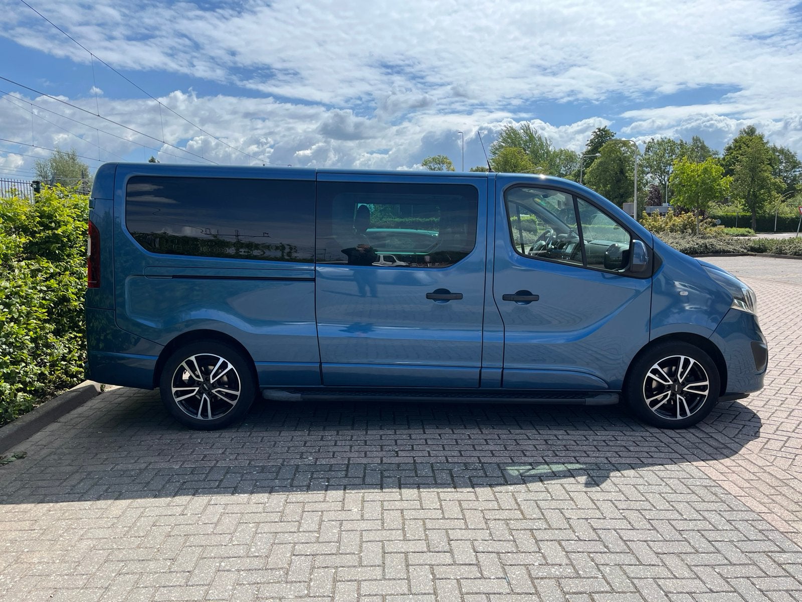 Opel Vivaro 1.6 CDTI  EcoFlex Dubbele Cabine/Luxe Uitvoering, Auto's, Voorwielaandrijving, Zwart, Blauw, Bedrijf