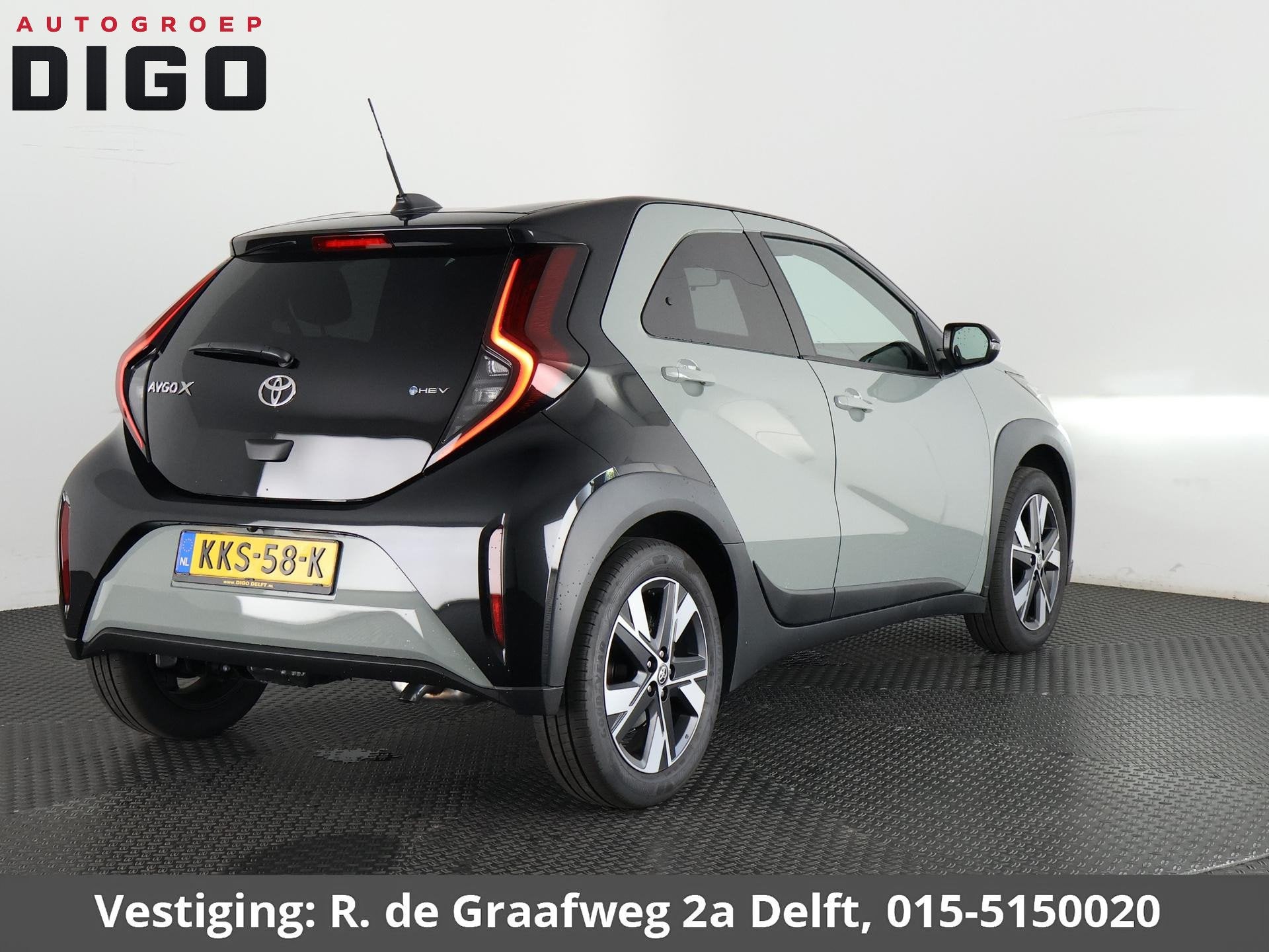 Toyota Aygo X Hybrid 115 Pulse | Adaptieve Cruise Control |, Dealer onderhouden, Stof, Euro 6, 4 stoelen