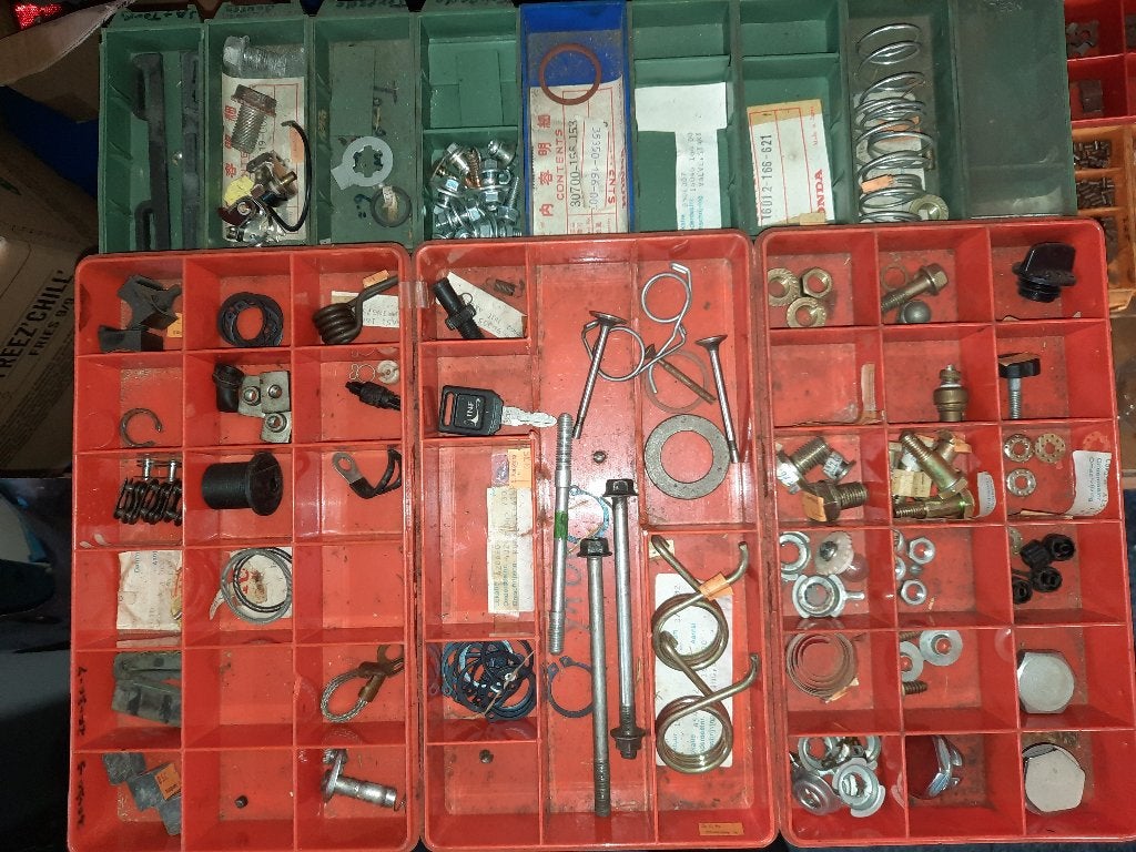 N.O.S + wat gebruikt oldtimer onderdelen, Ophalen, Zo goed als nieuw, Overige typen, Overige merken