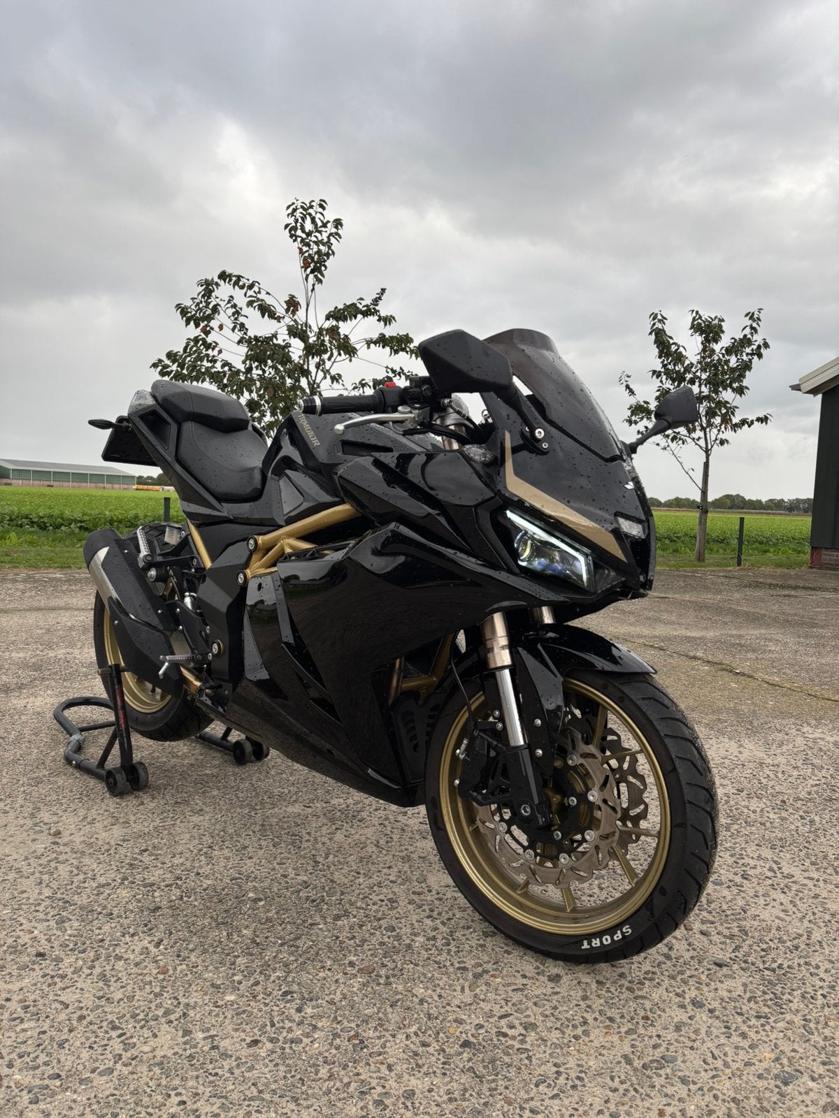 Motor 125cc 2025 tr motor gp1 2800km A1 motor, Ophalen, Zo goed als nieuw
