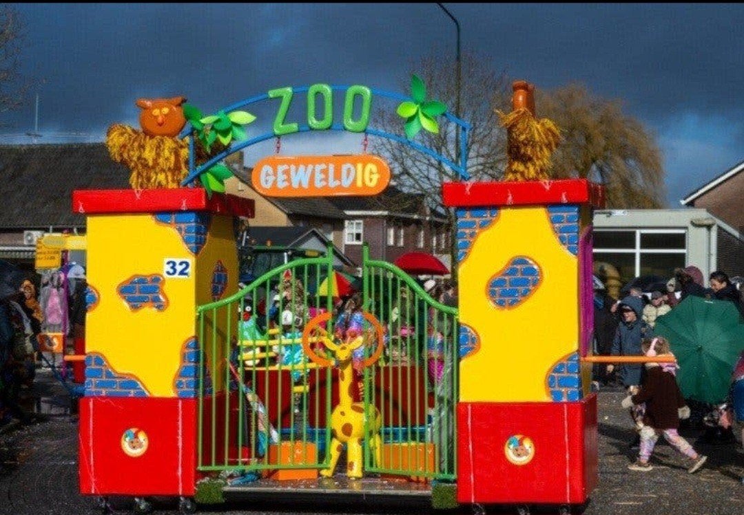 mooie carnavalswagen thema dierentuin. 3 wagens, Ophalen, Carnaval
