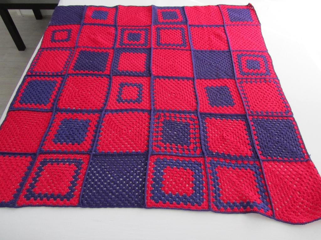 Plaid, woondeken, roze (fuchsia) handgemaakt (gehaakt), Ophalen of Verzenden, Zo goed als nieuw