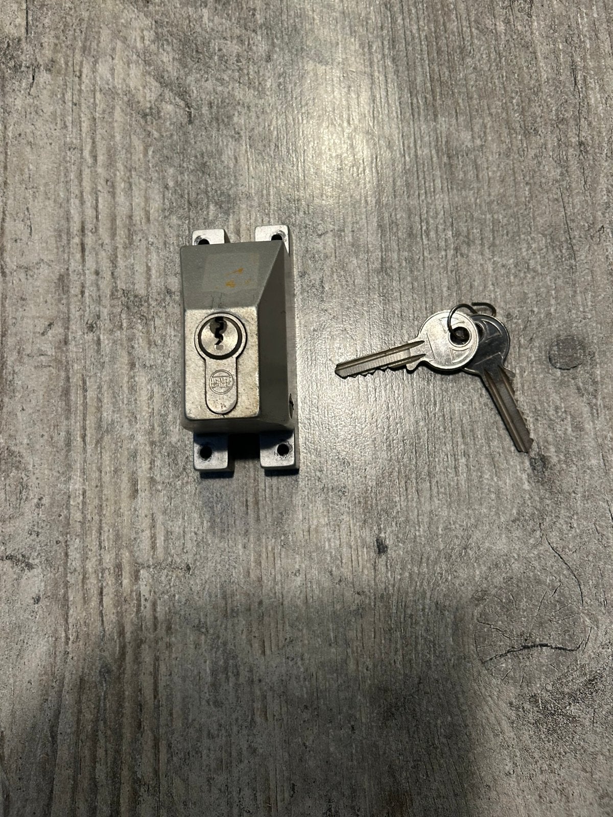 Nemef espagnoletbeveiliger Type 2809 zilver aluminium, Ophalen of Verzenden, Gebruikt, Overige materialen, Slot