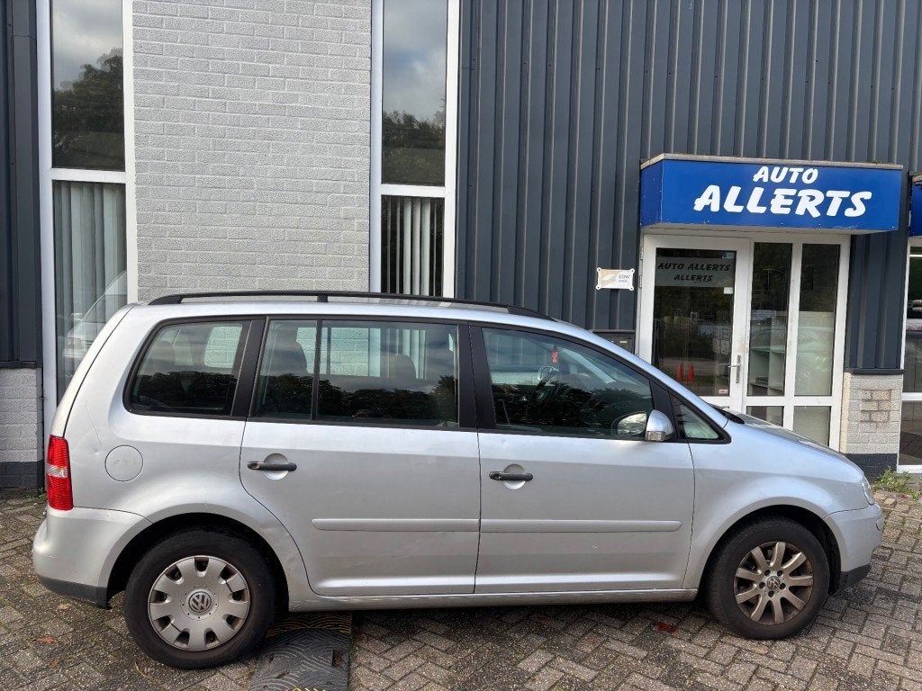 Volkswagen TOURAN 1.6 ATHENE 7 PERSOONS, Voorwielaandrijving, Gebruikt, 4 cilinders, Handgeschakeld