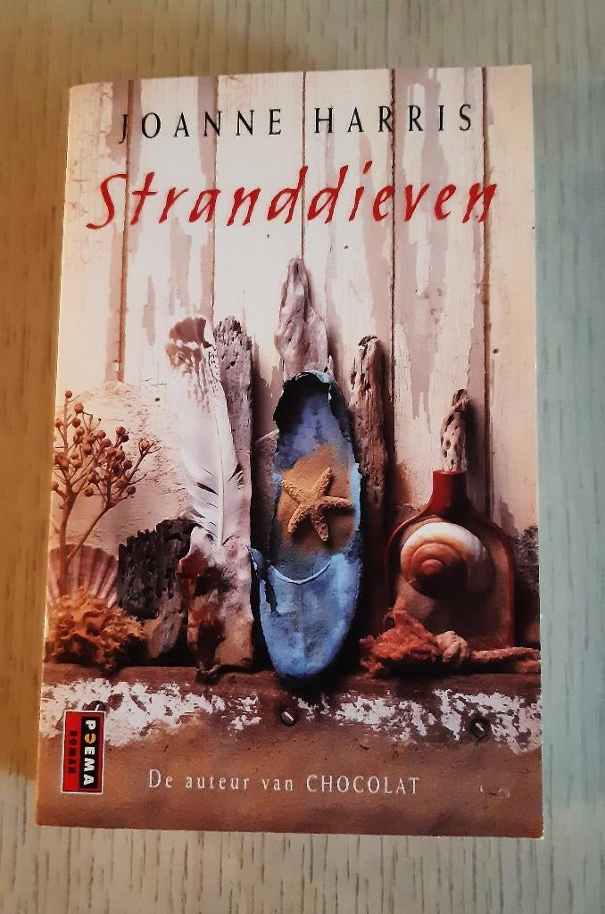 Stranddieven  Joanne Harris, Ophalen of Verzenden, Zo goed als nieuw