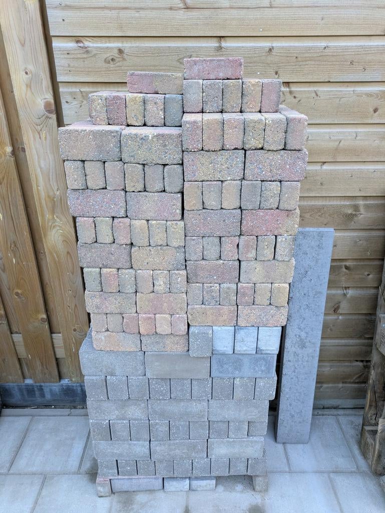 Kleine restanten van verschillende soorten klinkers, Tuin en Terras, Tegels en Klinkers, Ophalen, Zo goed als nieuw, Beton, Klinkers