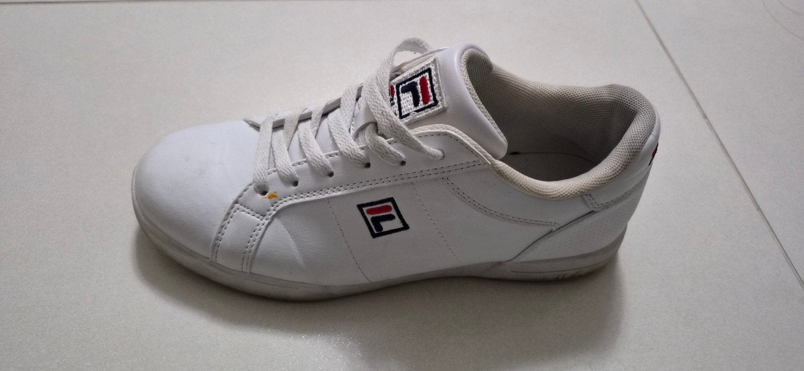 Witte Fila sneakers - Maat 39, Kleding | Dames, Wit, Ophalen of Verzenden, Sneakers of Gympen, Fila