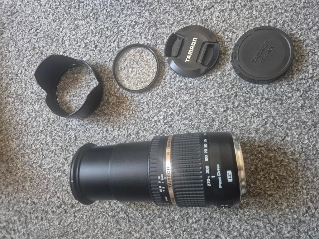 Tamron 18-270mm f/3.5-6.3 Di II VC PZD lens, Audio, Tv en Foto, Fotografie | Lenzen en Objectieven, Ophalen of Verzenden, Zo goed als nieuw
