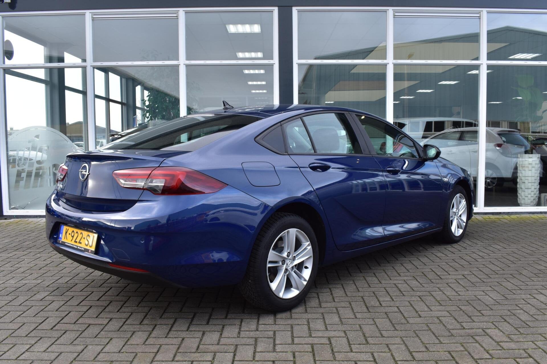 Opel Insignia Grand Sport 1.5 CDTI Business|Camera|Navi|Appl, Auto's, Opel, Voorwielaandrijving, Gebruikt, Euro 6, Blauw