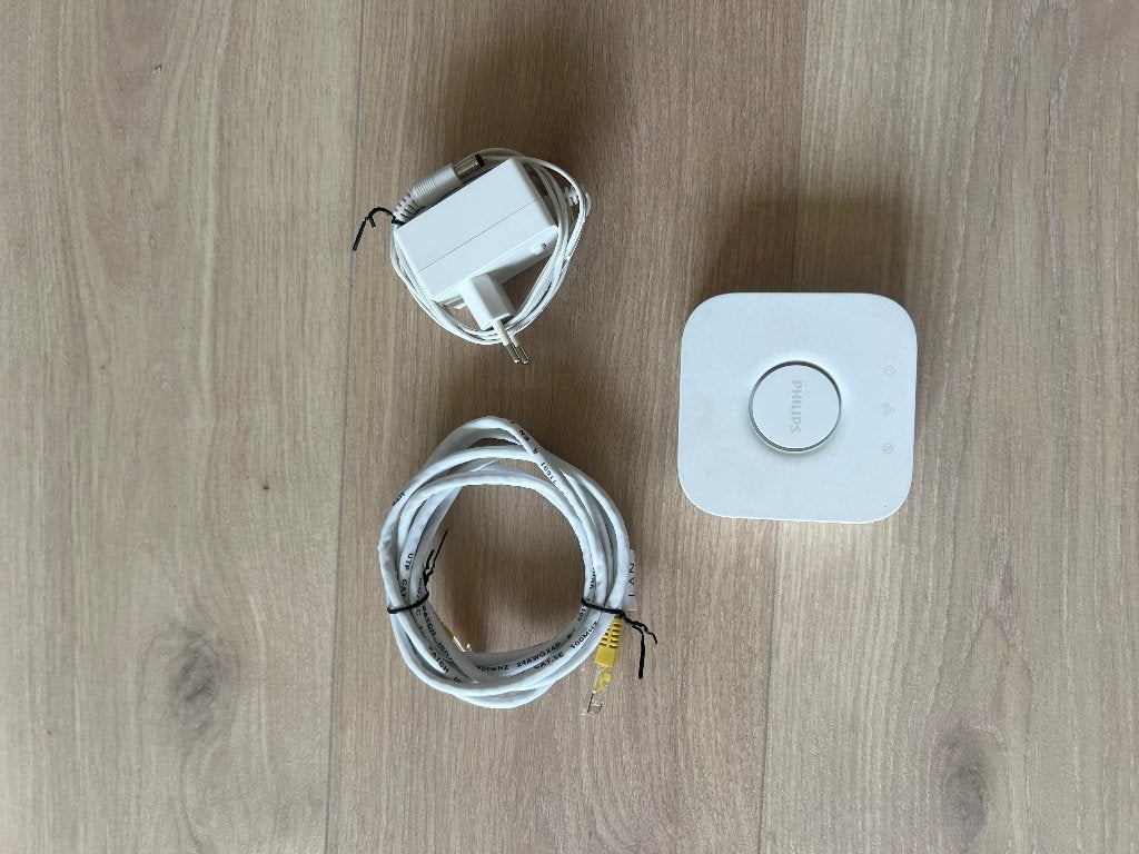 Philips Hue Bridge v2 compleet met adapter en kabel, Ophalen of Verzenden, Zo goed als nieuw, Philips Hue
