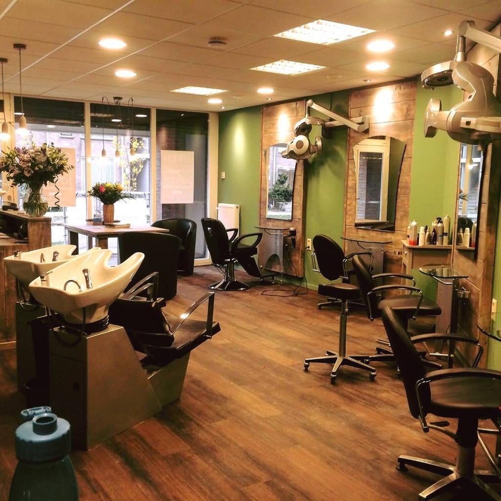 kapsalon te koop, Diensten en Vakmensen, Kappers en Thuiskappers, Bruidskapsels, Knippen, Permanenten, Verven of Highlights