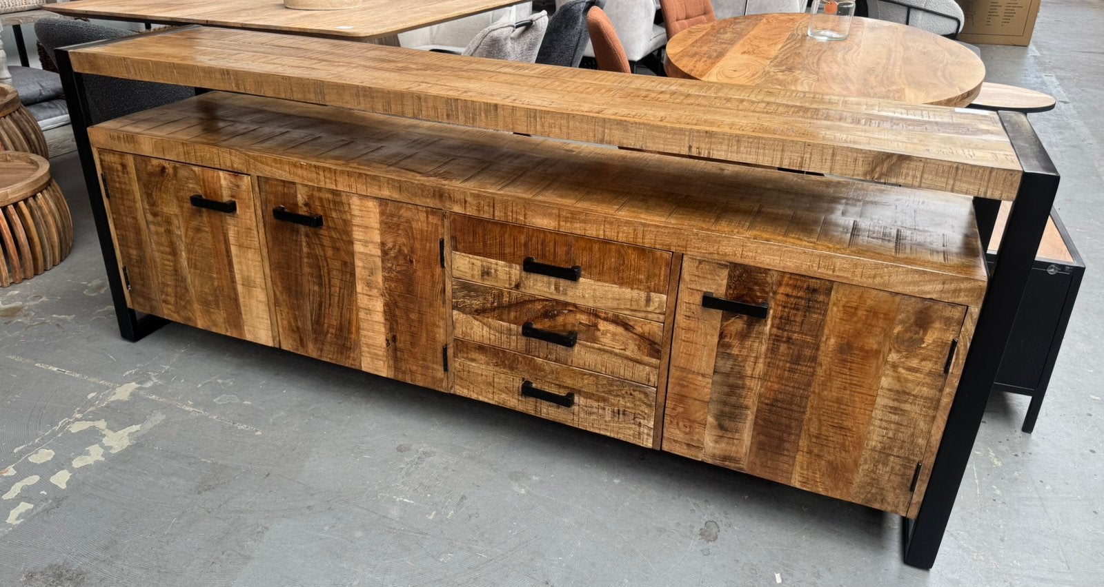 Magazijn Leegverkoop | Dressoir Britt | 210 cm | mangohout
