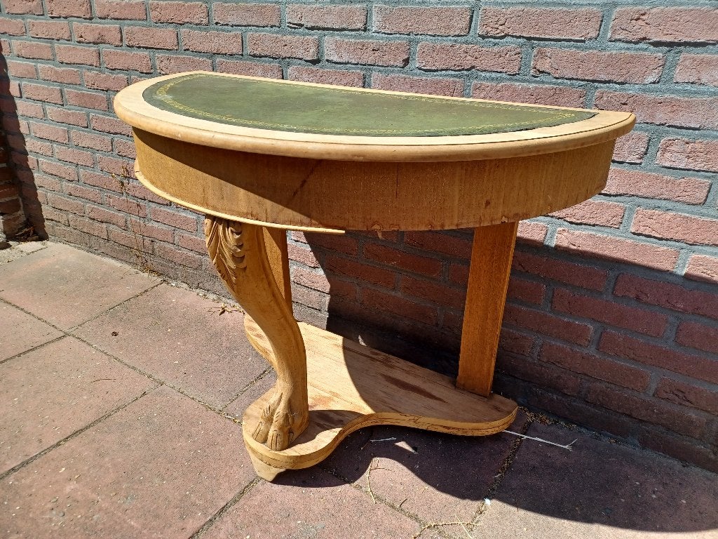 Wand Tafeltje, Ophalen