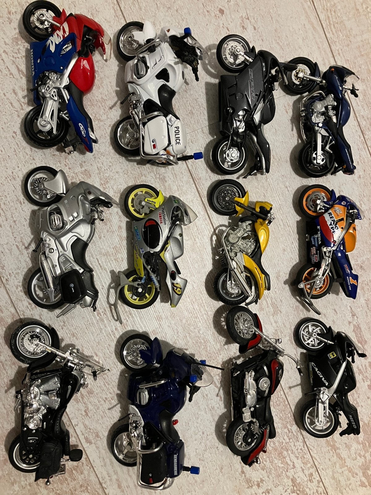 Miniatuurtjes motoren, Ophalen, Zo goed als nieuw