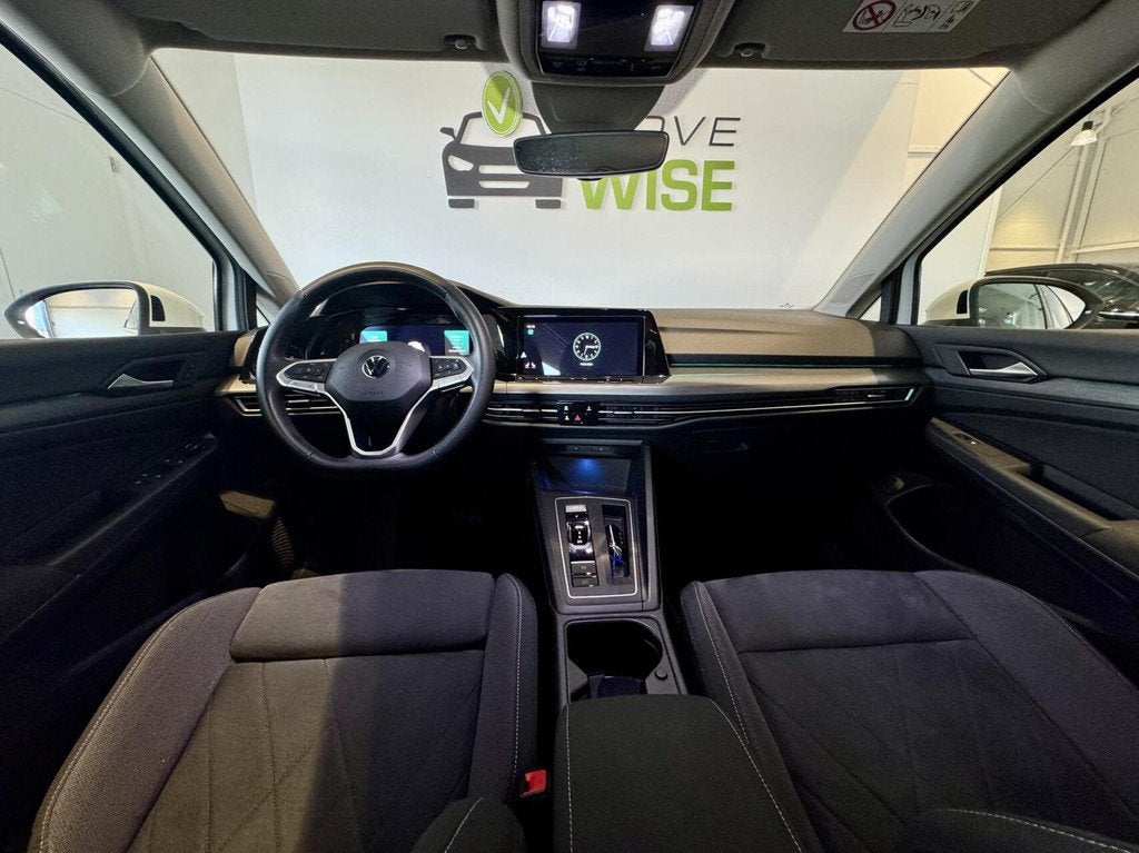 Volkswagen Golf 1.5 eTSI 150pk Style | GOLF 8 | Automaat | 5, Auto's, 150 pk, Alcantara, Wit, Bedrijf